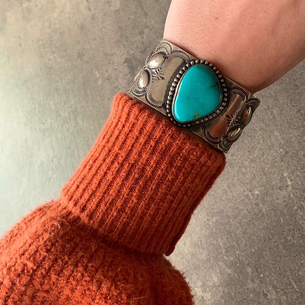 Gorgeous Turquoise & Silver Cuff Bracelet - Picture 4 of 6